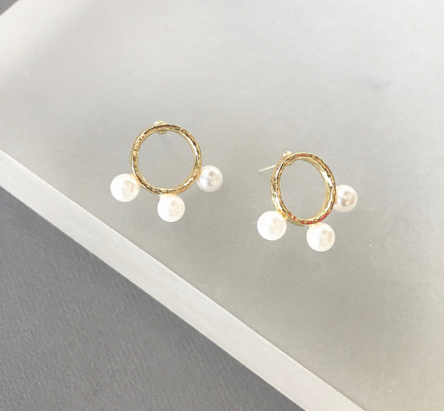 Small ring pearl earrings