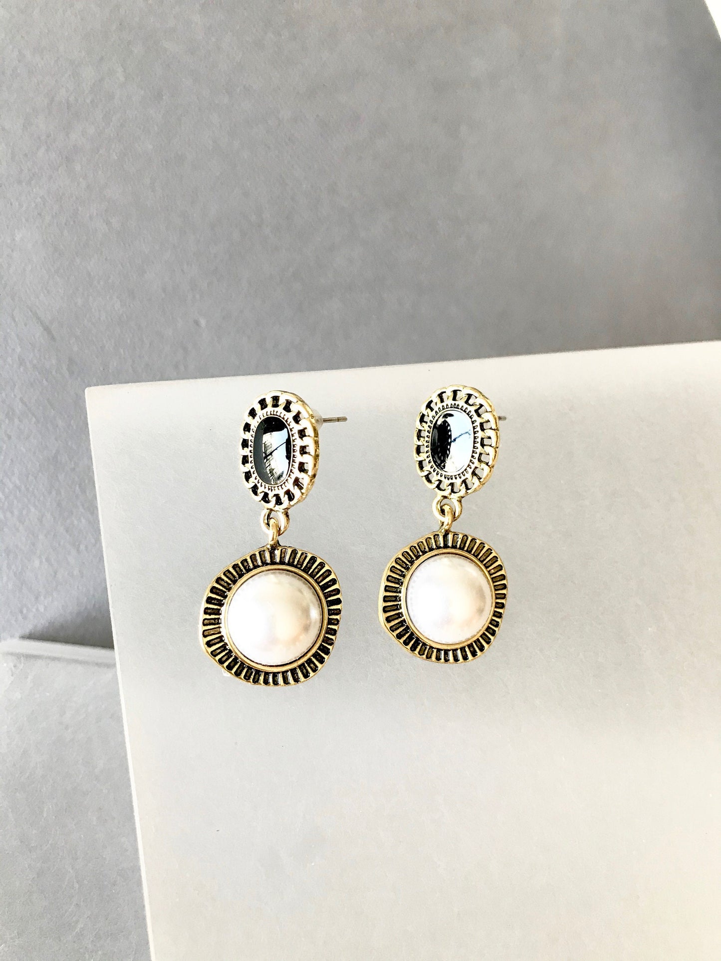 Pearl drop earrings