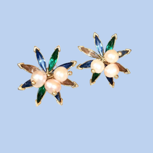 Crystal flower pearl earrings