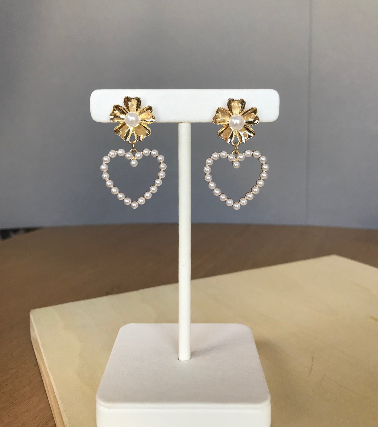 Pearl heart earrings