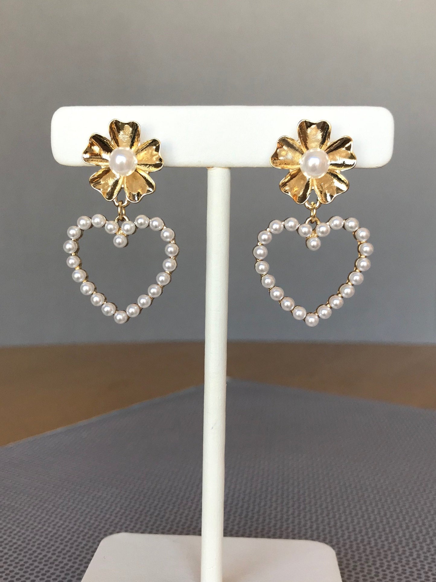 Pearl heart earrings