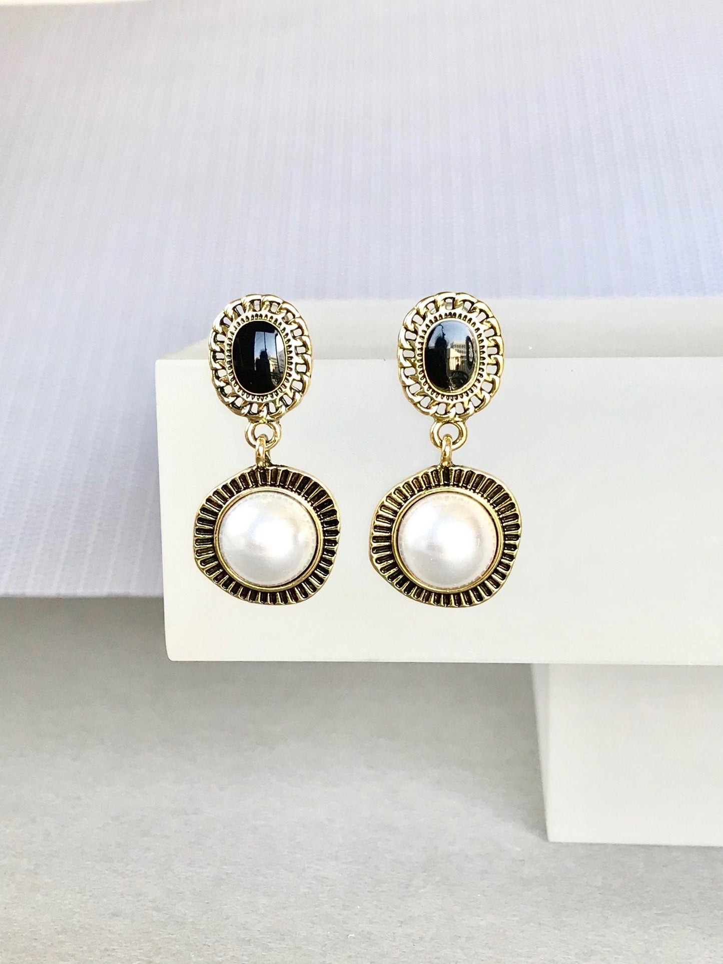 Pearl drop earrings