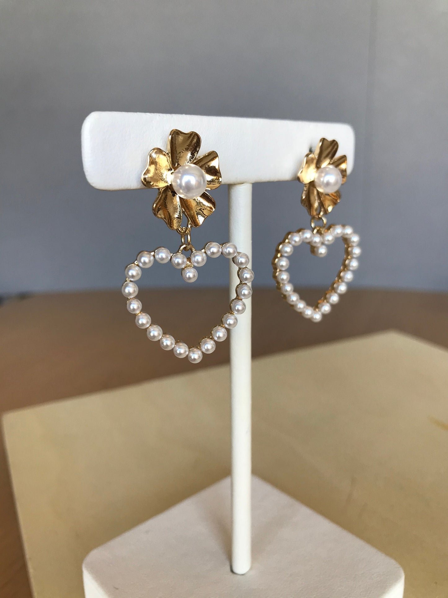 Pearl heart earrings