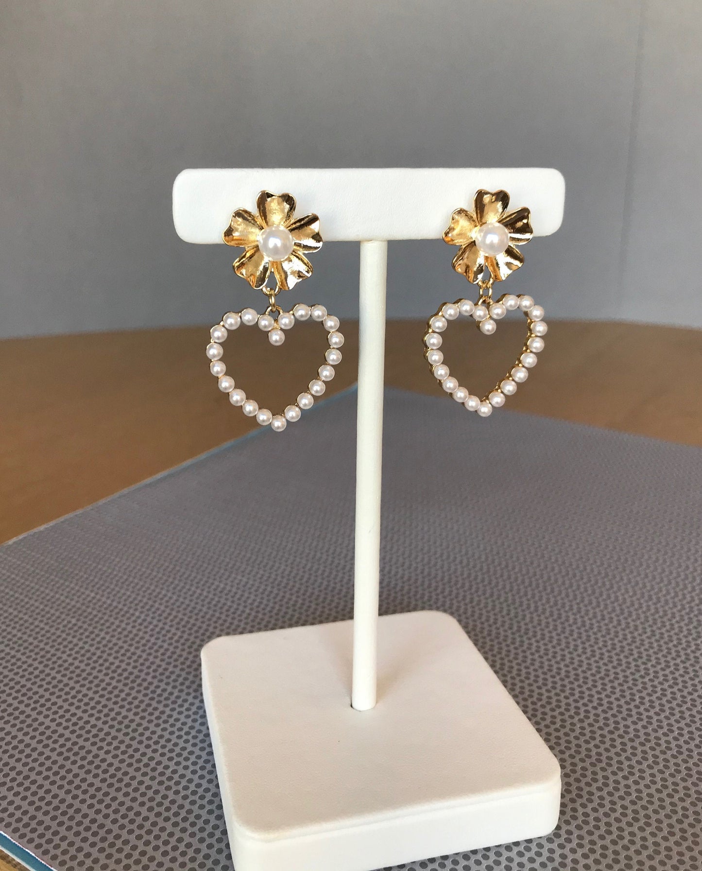 Pearl heart earrings