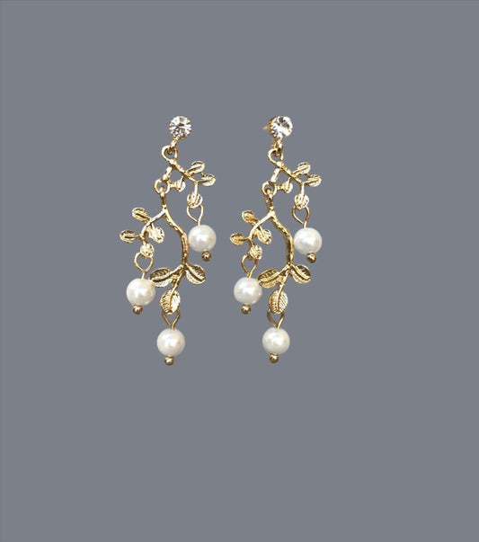 Gold leaf pearl earrings