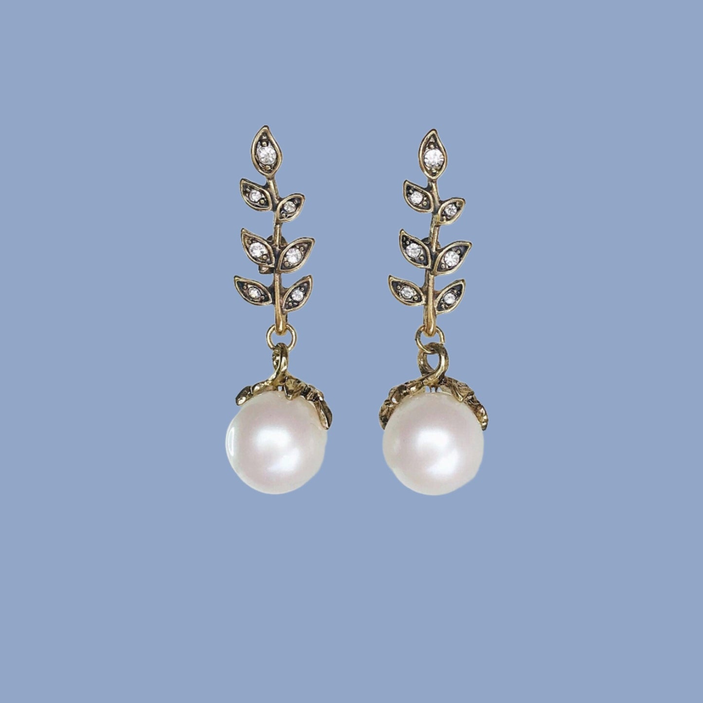 Gold leave pearl earrings