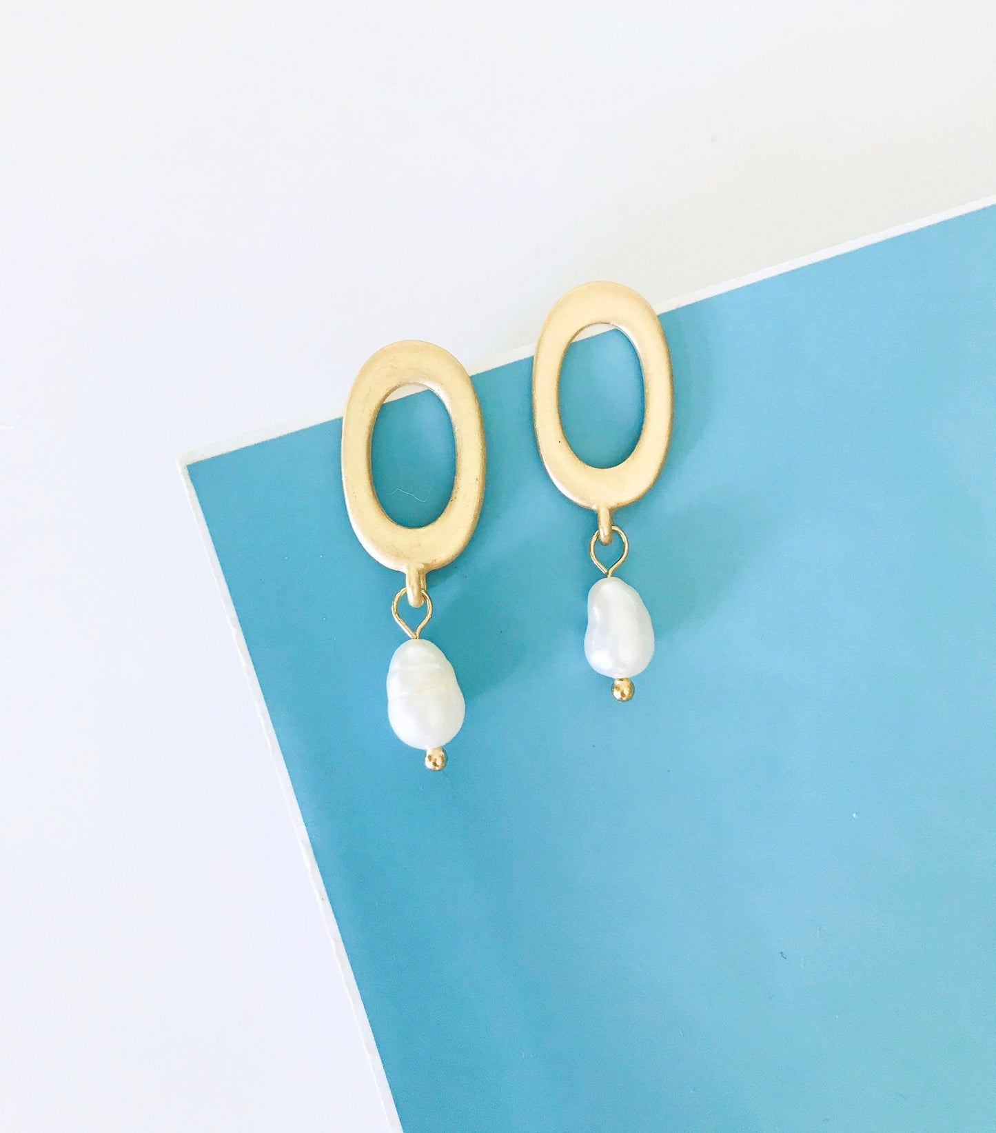 Fresh water pearl earrings