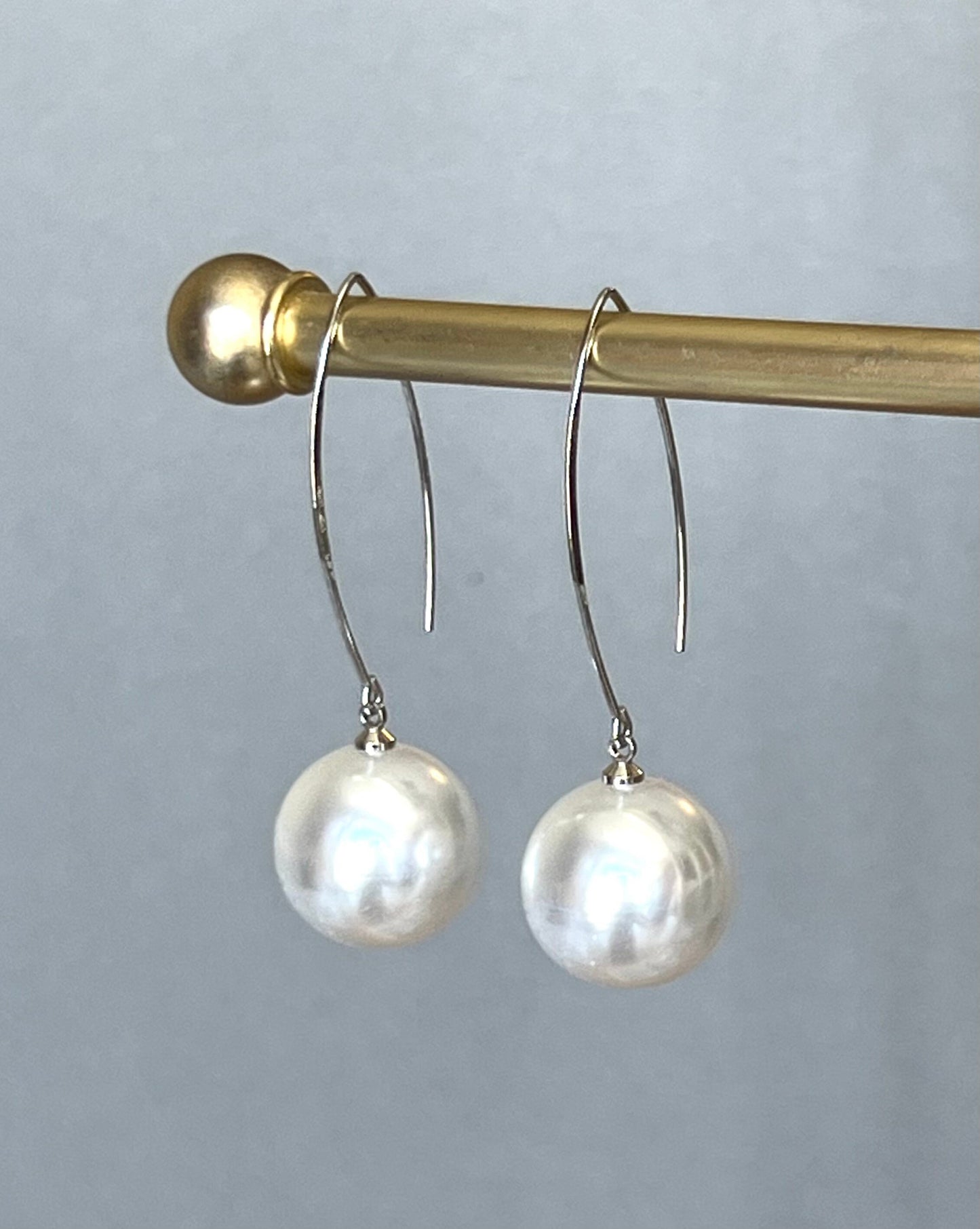 Pearl drop earrings