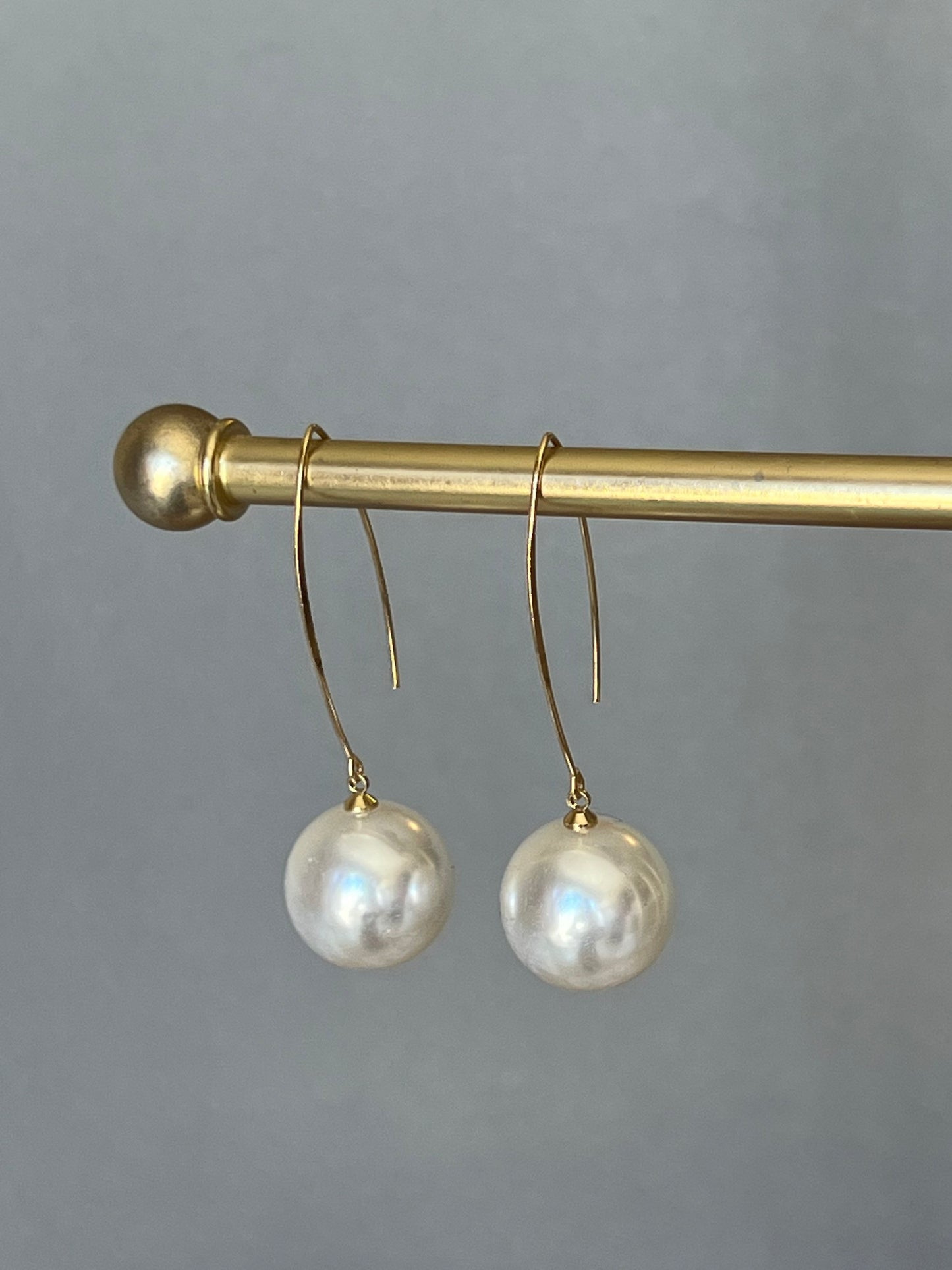 Pearl drop earrings