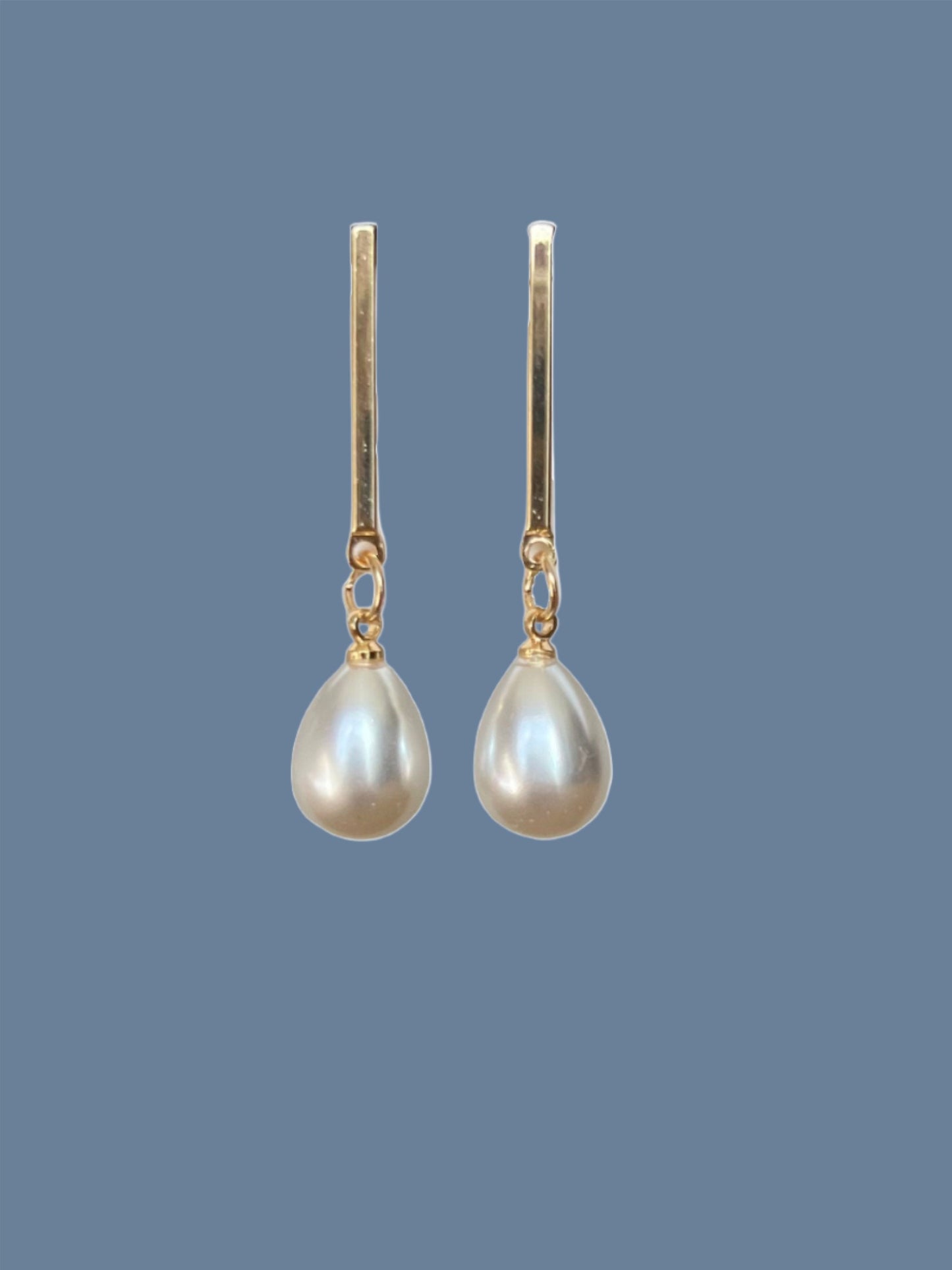 Pearl drop earrings