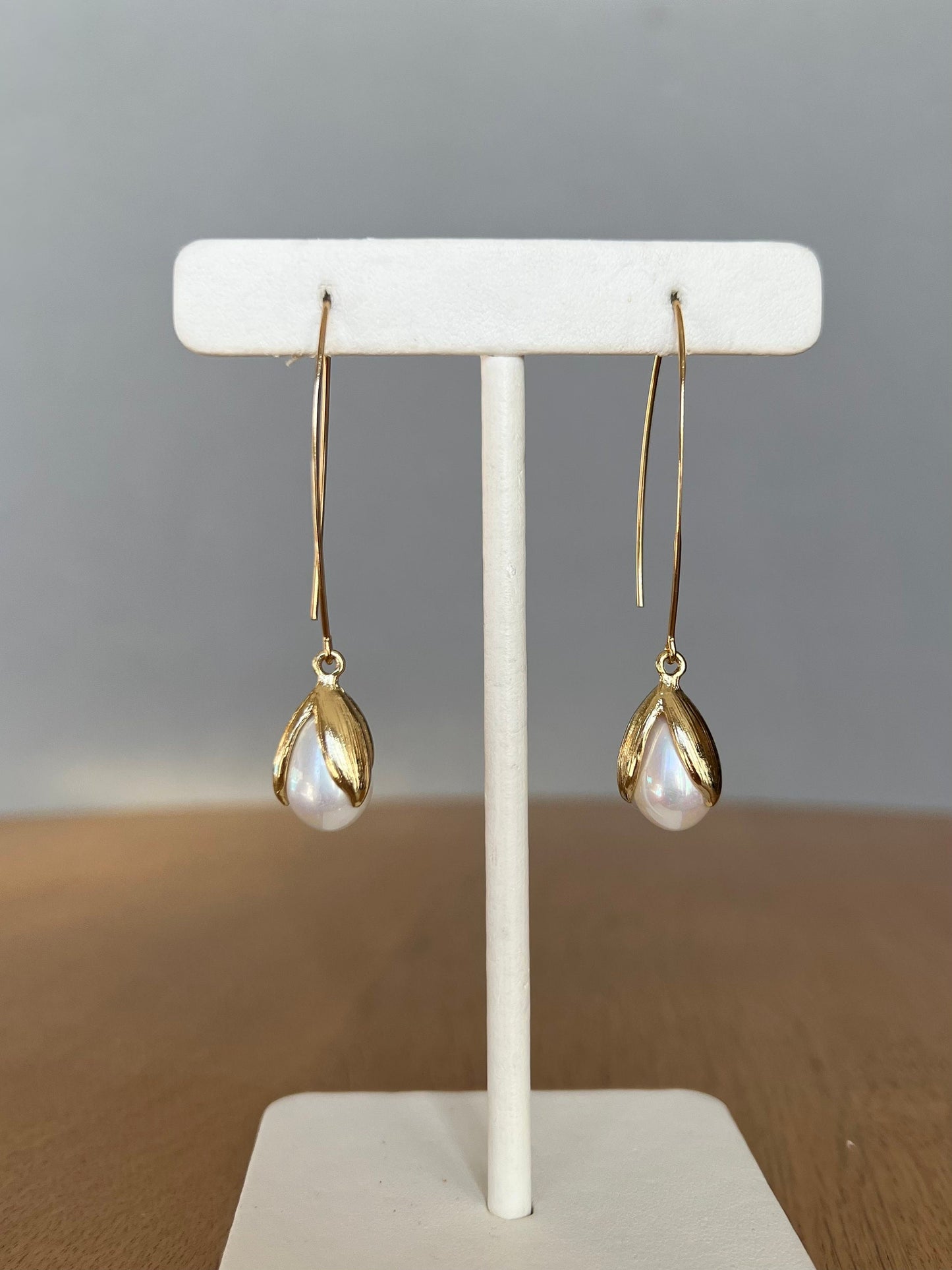 Pearl leaf earrings