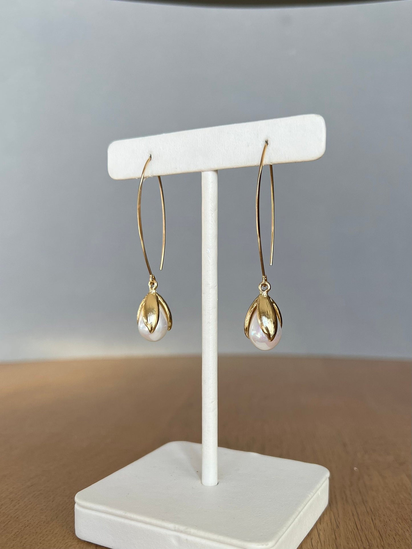 Pearl leaf earrings