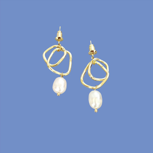 Gold design pearl earrings