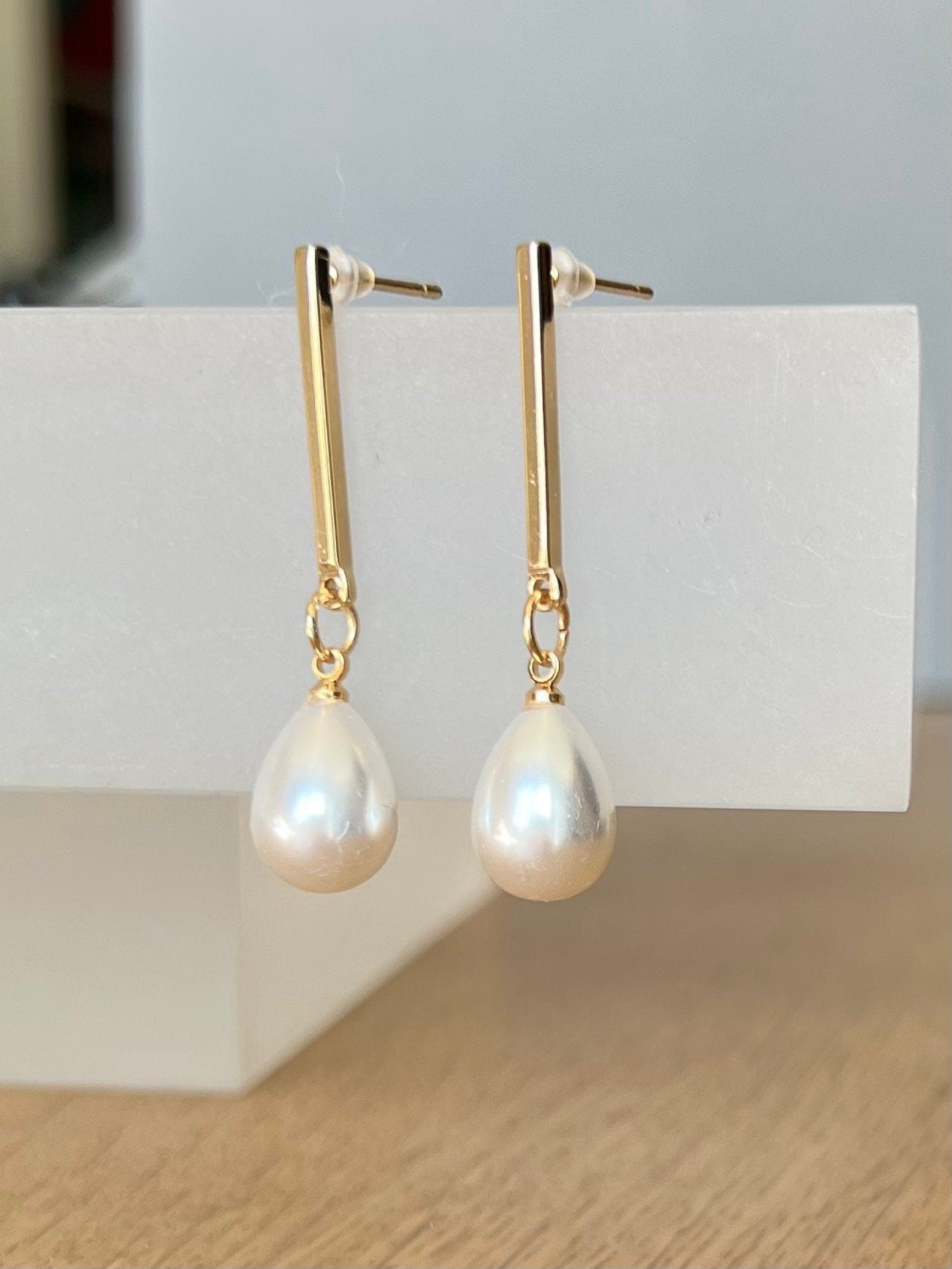 Pearl drop earrings