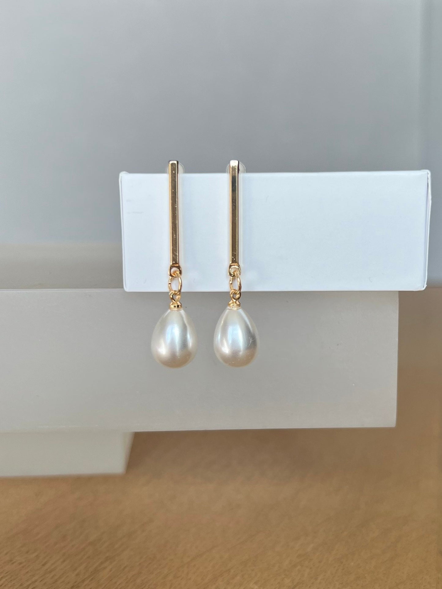 Pearl drop earrings