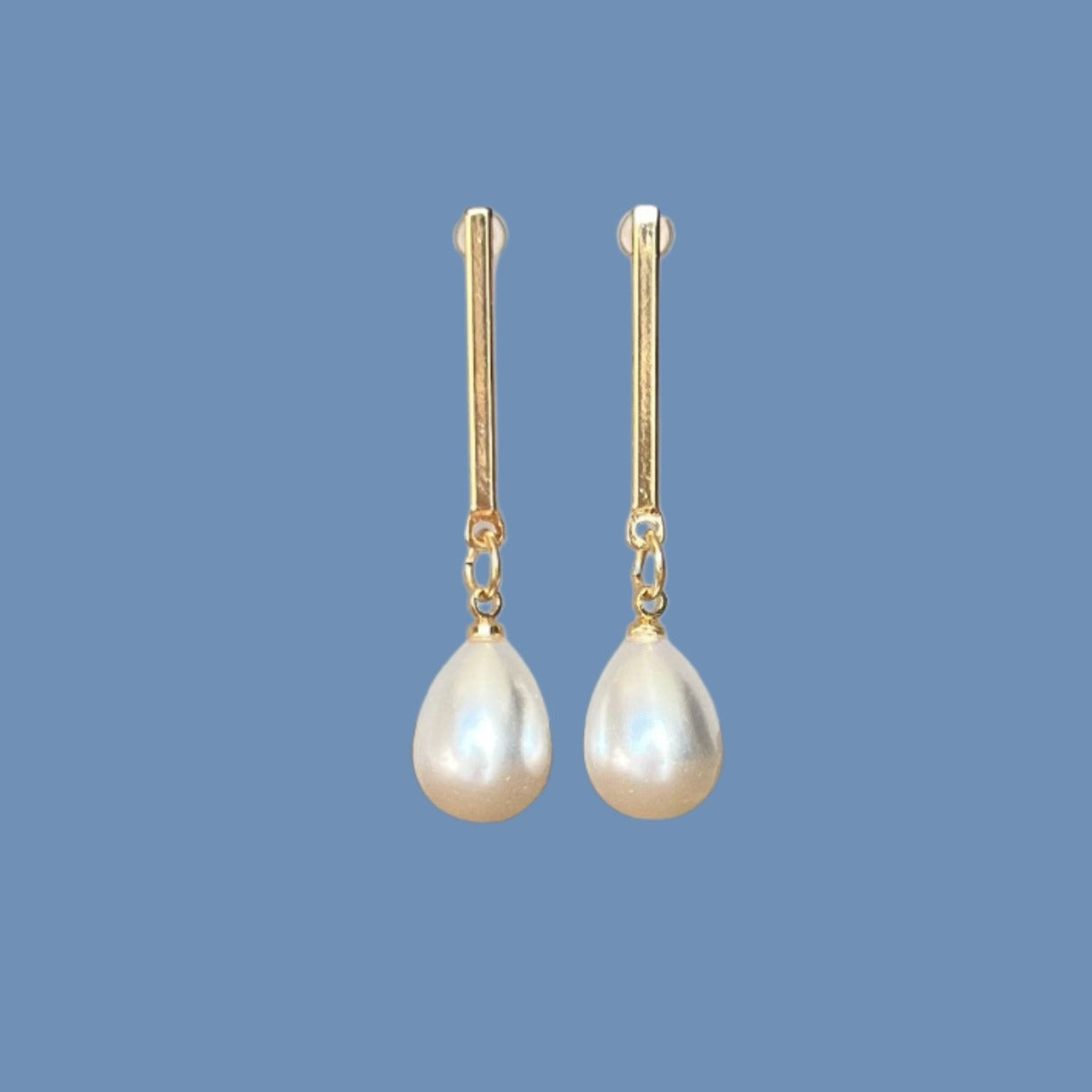 Pearl drop earrings