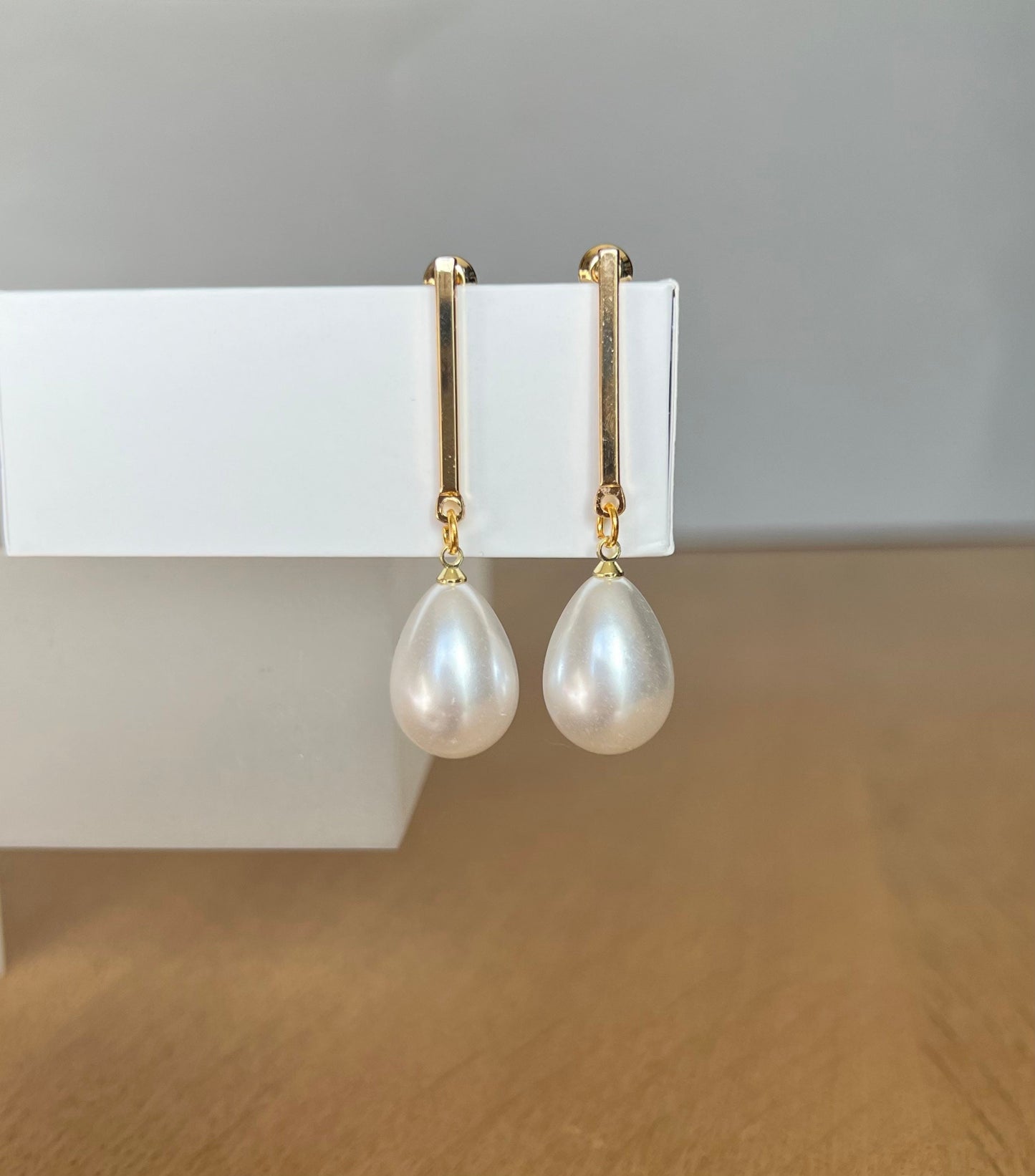 Pearl drop earrings