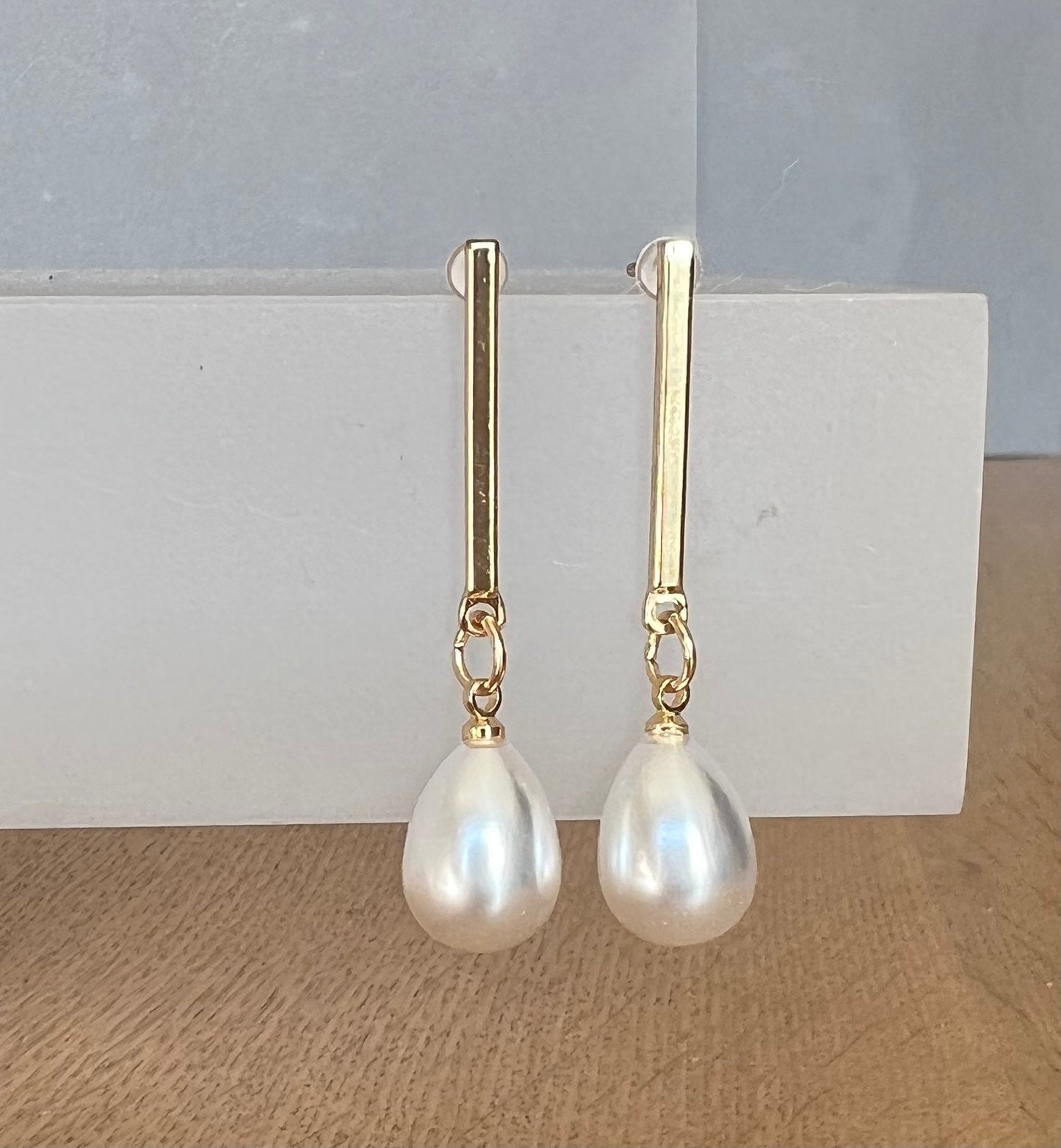 Pearl drop earrings