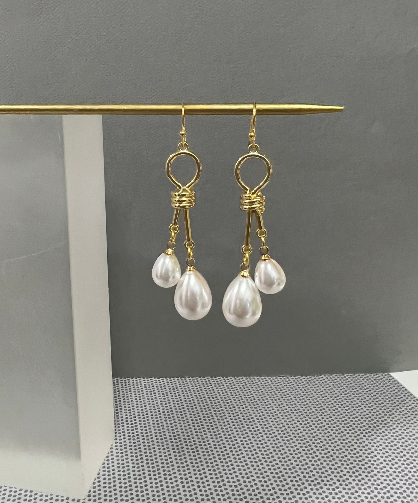 Pearl dangle earrings