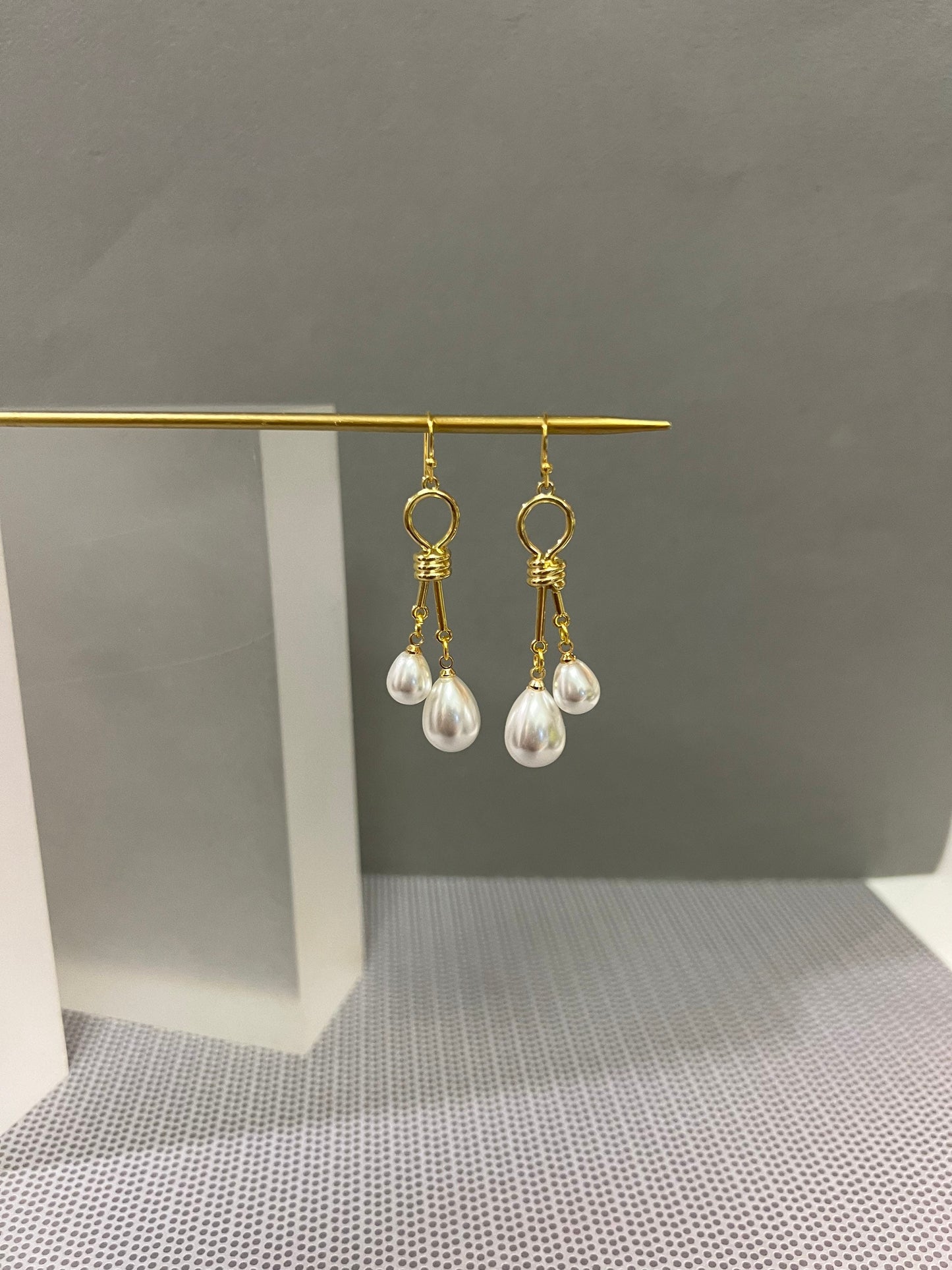 Pearl dangle earrings