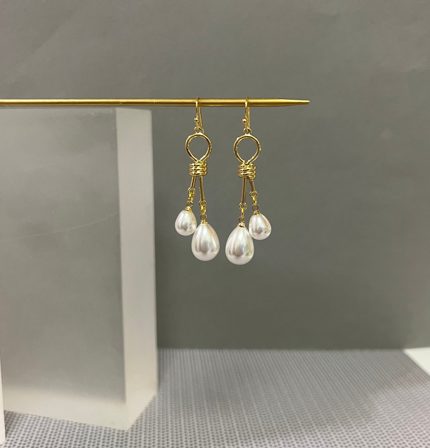 Pearl dangle earrings