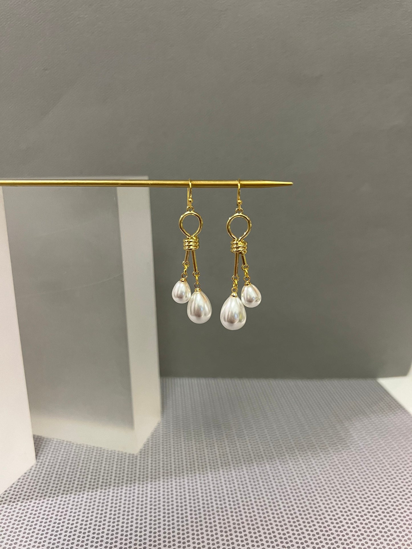 Pearl dangle earrings