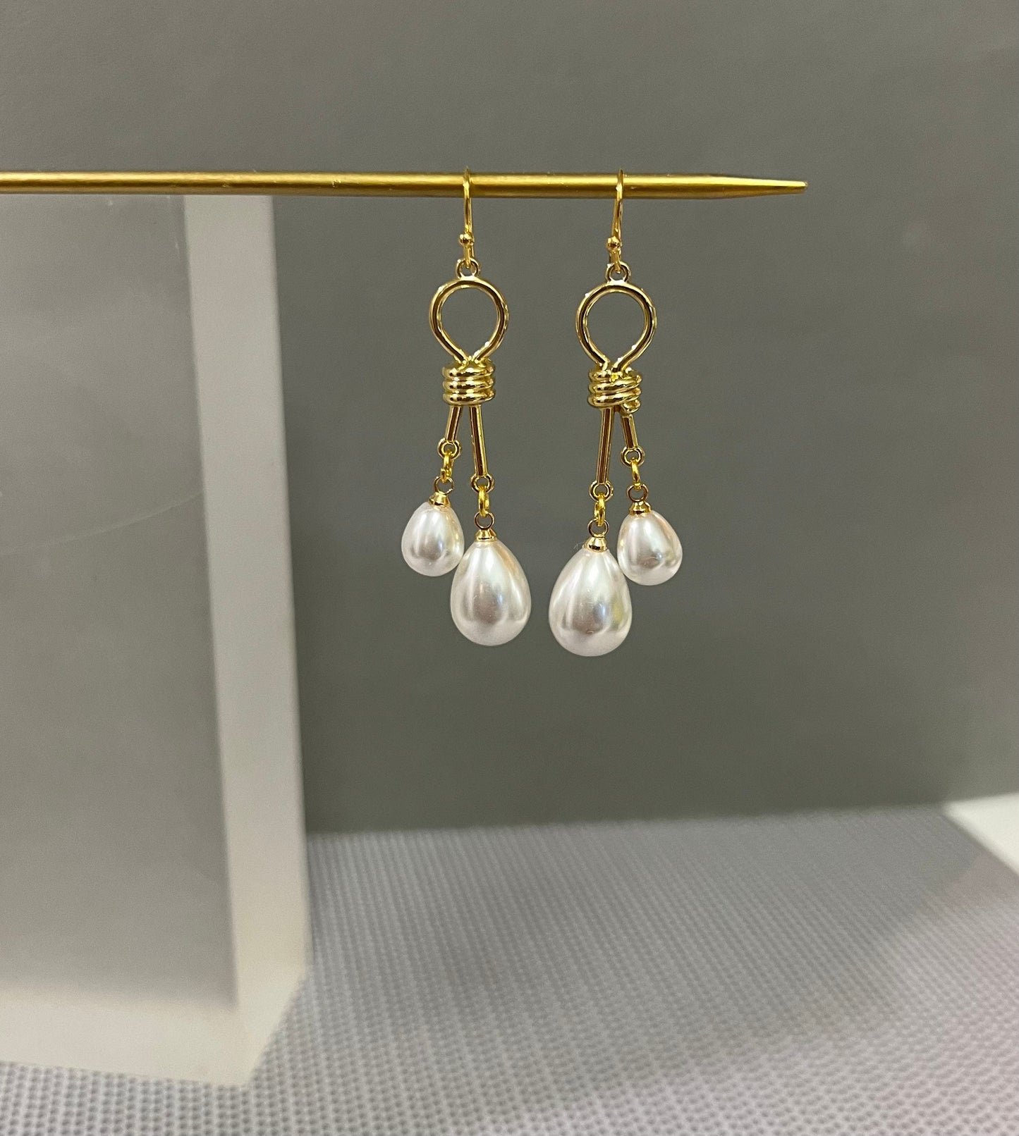 Pearl dangle earrings