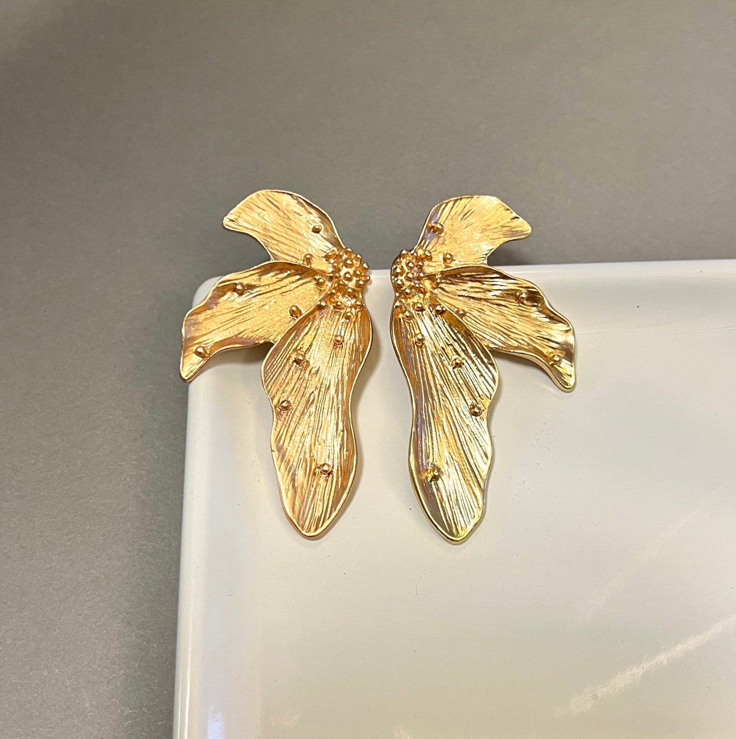 Golden leaf earrings