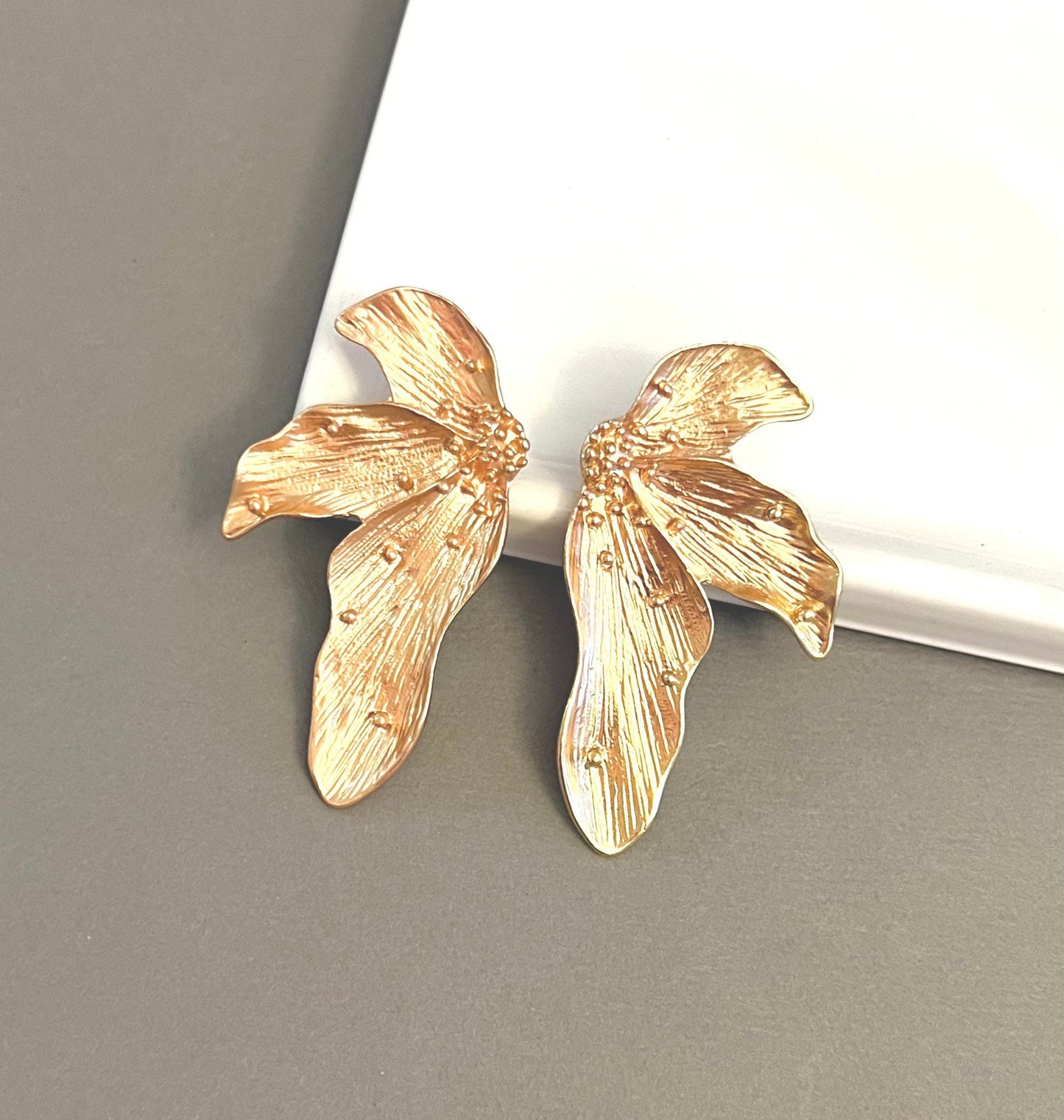 Golden leaf earrings