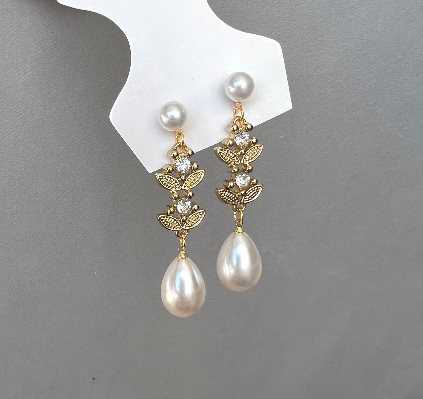 Pearl drop crystal earrings