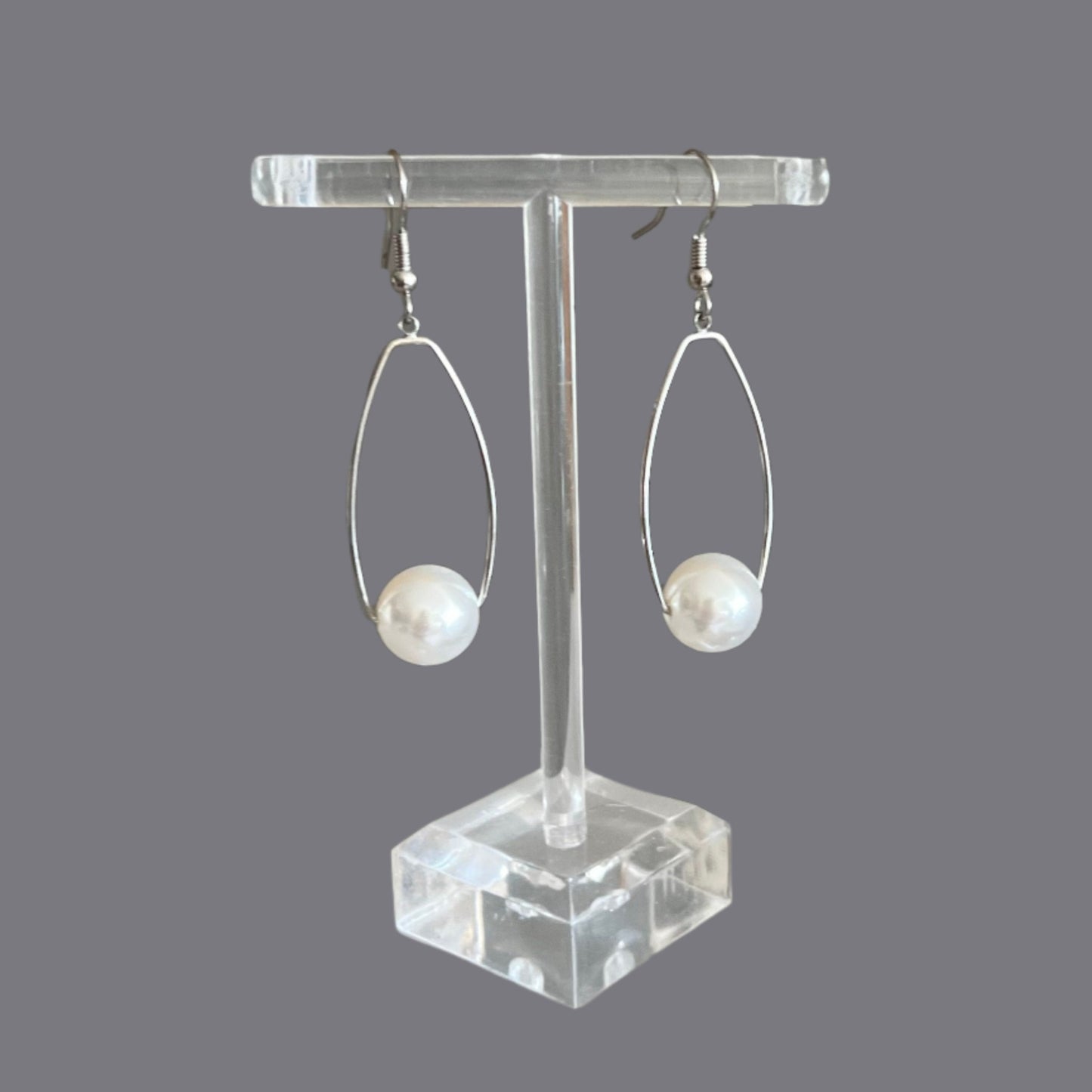 Pearl drop earrings