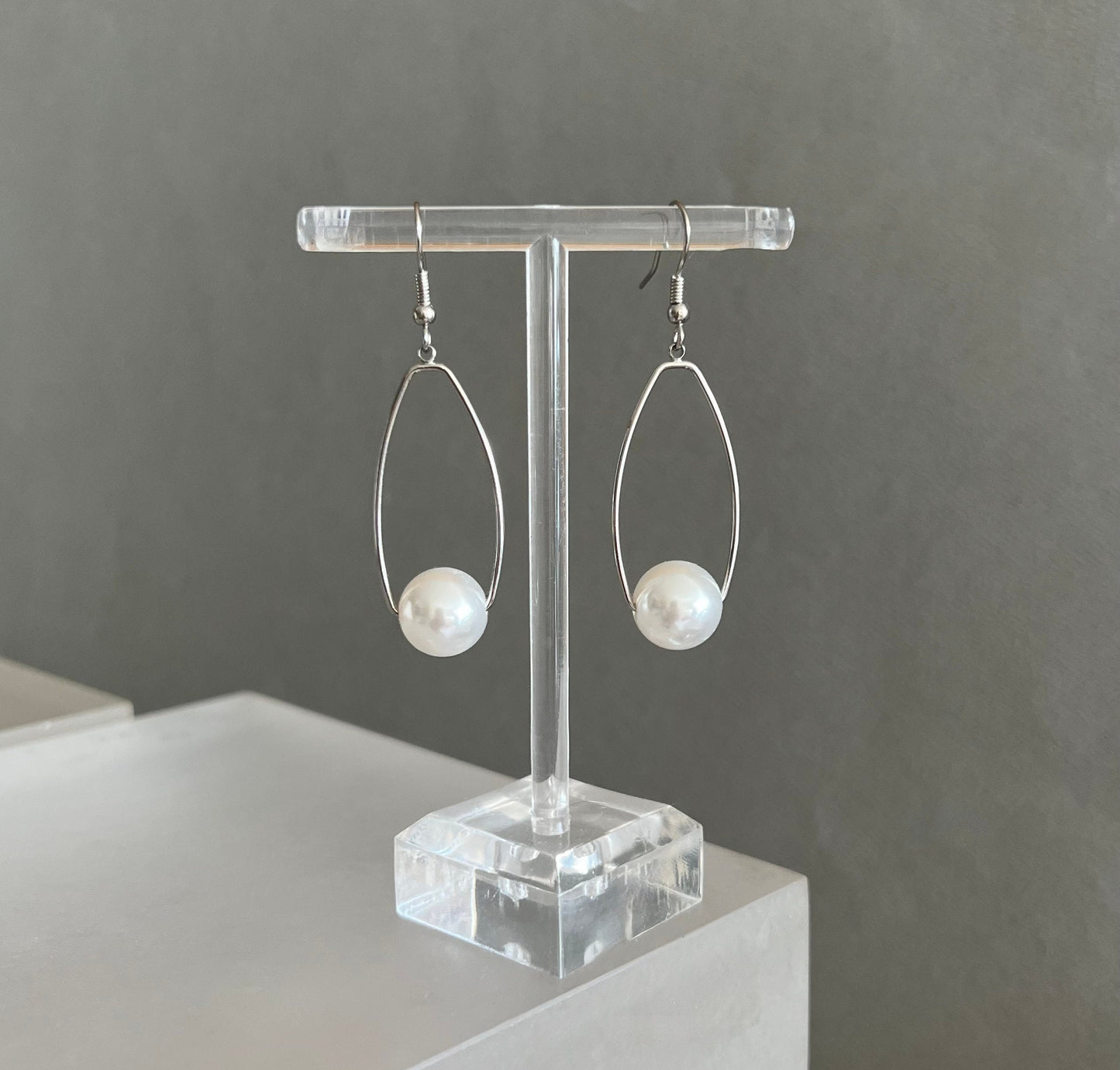 Pearl drop earrings